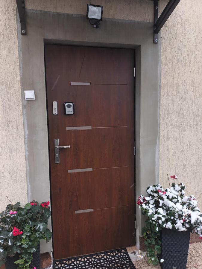 צ'סטוצ'ובה Kameralne Studio W Centrum Czestochowy מראה חיצוני תמונה